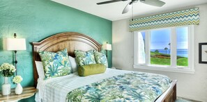 Lyxvilla - utsikt mot stranden (Room 12 Couples Villa) | 1 sovrum, individuell inredning, unika möbler och strykjärn/strykbräda