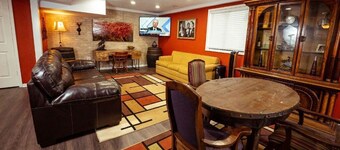 Cabin Style Retreat Sleeps 8 with Loft, Full Kitchen, and Fast WiFi