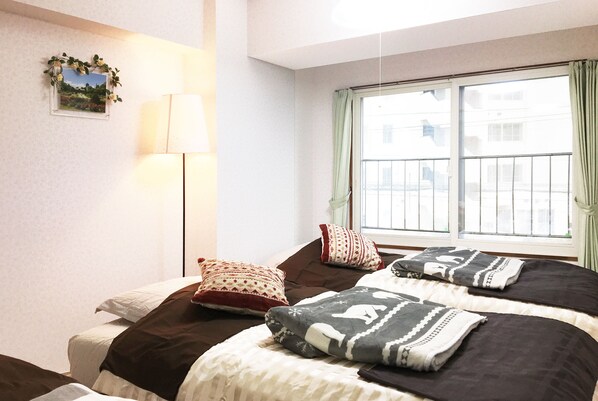 อพาร์ทเมนท์สำหรับครอบครัว (2 Rooms, 204 and 705, Hokkaido Style) | ผ้านวมขนเป็ด, ตู้นิรภัยในห้องพัก, โต๊ะทำงาน, เตารีด/โต๊ะรีดผ้า