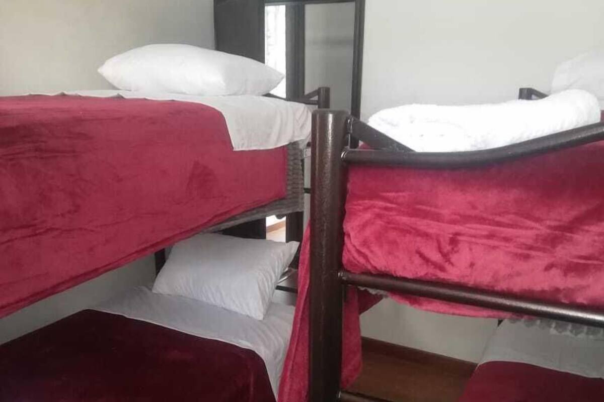 Dormitorio compartido, dormitorio mixto, baño compartido (4 beds) | Ropa de cama