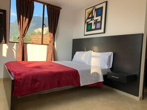 Habitación doble, 1 cama doble, baño privado | Ropa de cama