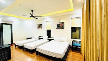 Mini-bar avec articles gratuits, bureau