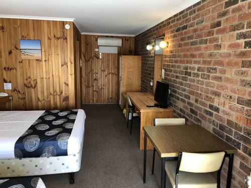 Riverland Motel