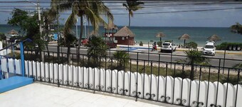 Triton - Rooms in Front of the Beach