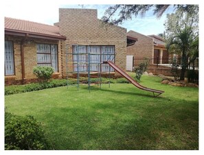 Garden - Lott's Place Guest House (Bela-Bela)