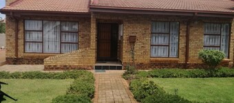 Lott's Place Guest House