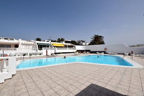 A heated pool - Colina del Sol Lanzarote Pool with sea view (Puerto del Carmen)