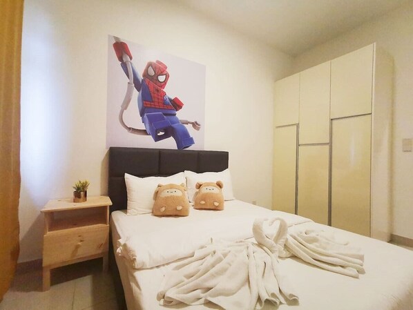3 bedrooms, iron/ironing board, Internet, bed sheets