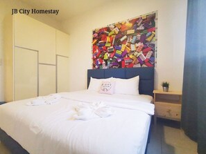 3 bedrooms, iron/ironing board, Internet, bed sheets