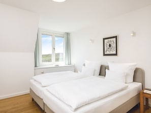 2 bedrooms, iron/ironing board, travel cot, WiFi