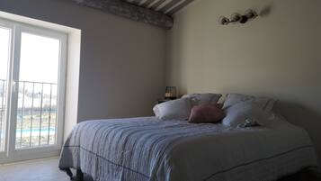 5 slaapkamers, een strijkplank/strijkijzer, wifi, beddengoed