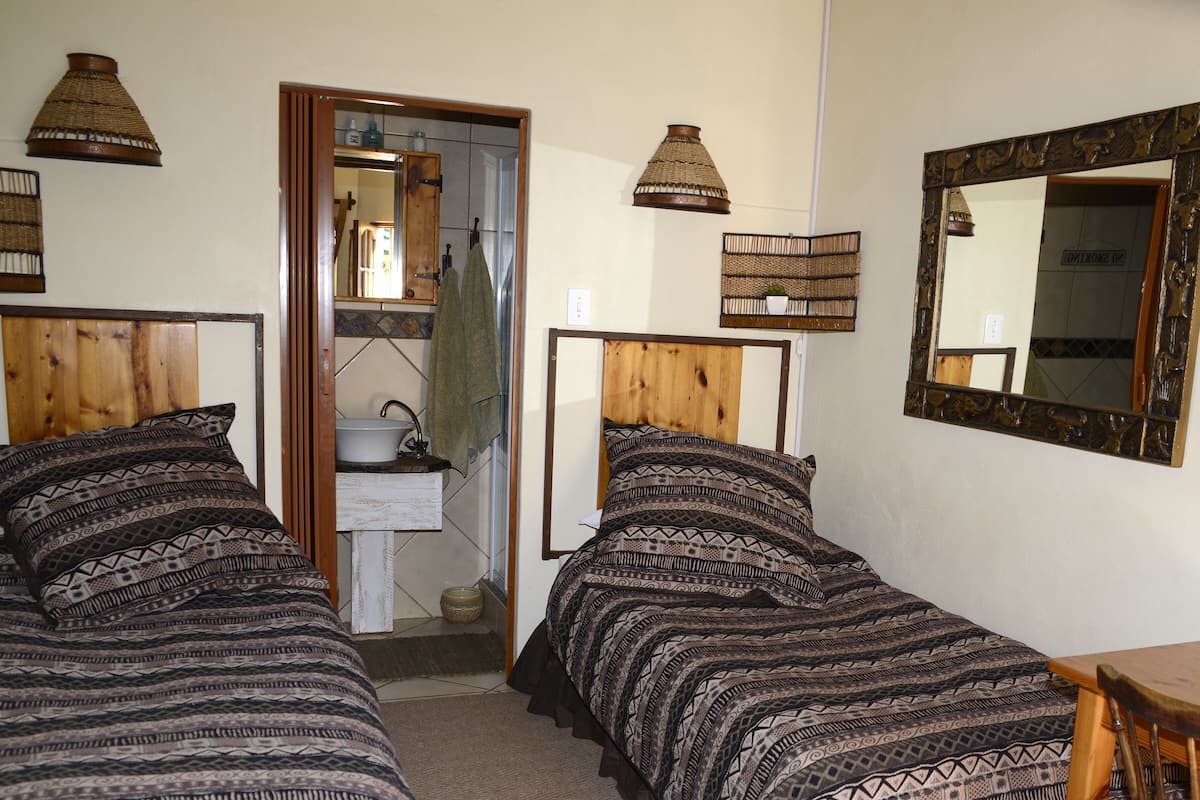 Chambre avec lits jumeaux (Witstinkhout) | Salle de bain