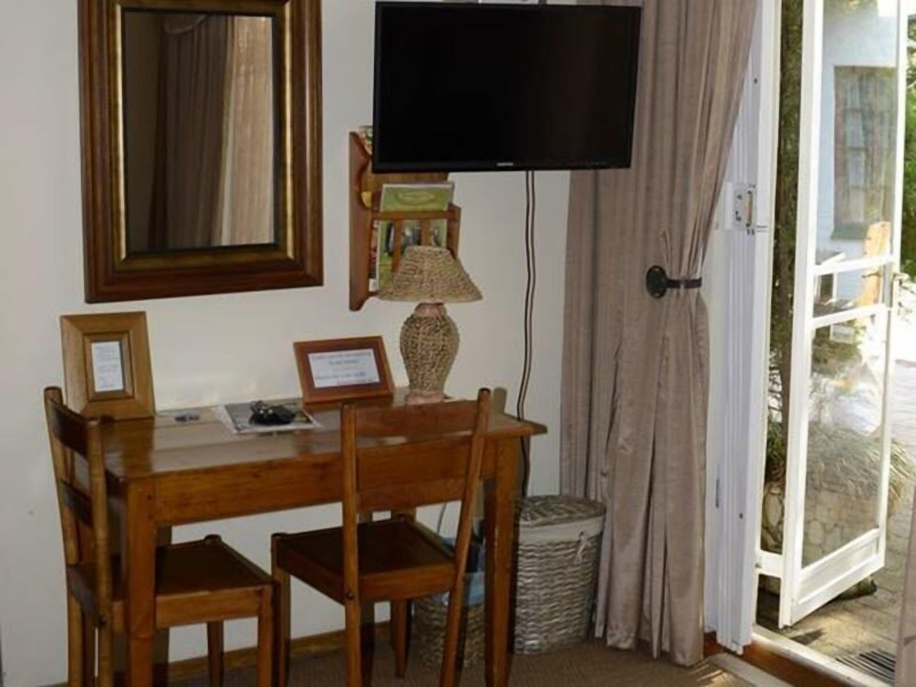 Triple Room (Karee) | Television