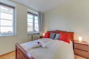 2 chambres, fer et planche à repasser, Wi-Fi, draps fournis
