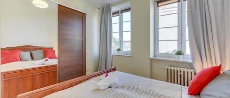 2 habitaciones, tabla de planchar con plancha, wifi y ropa de cama