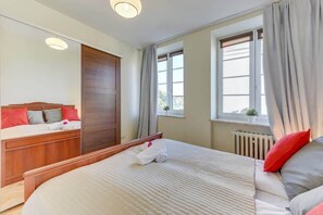 2 bedrooms, iron/ironing board, WiFi, bed sheets