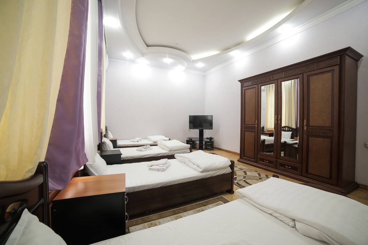 Kamar Triple Comfort | Setrika/meja setrika dan Wi-Fi gratis