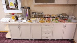 Free daily continental breakfast - Rakat Hostel (Tashkent)