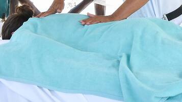 Salas de tratamiento para parejas y masajes de tejido profundo