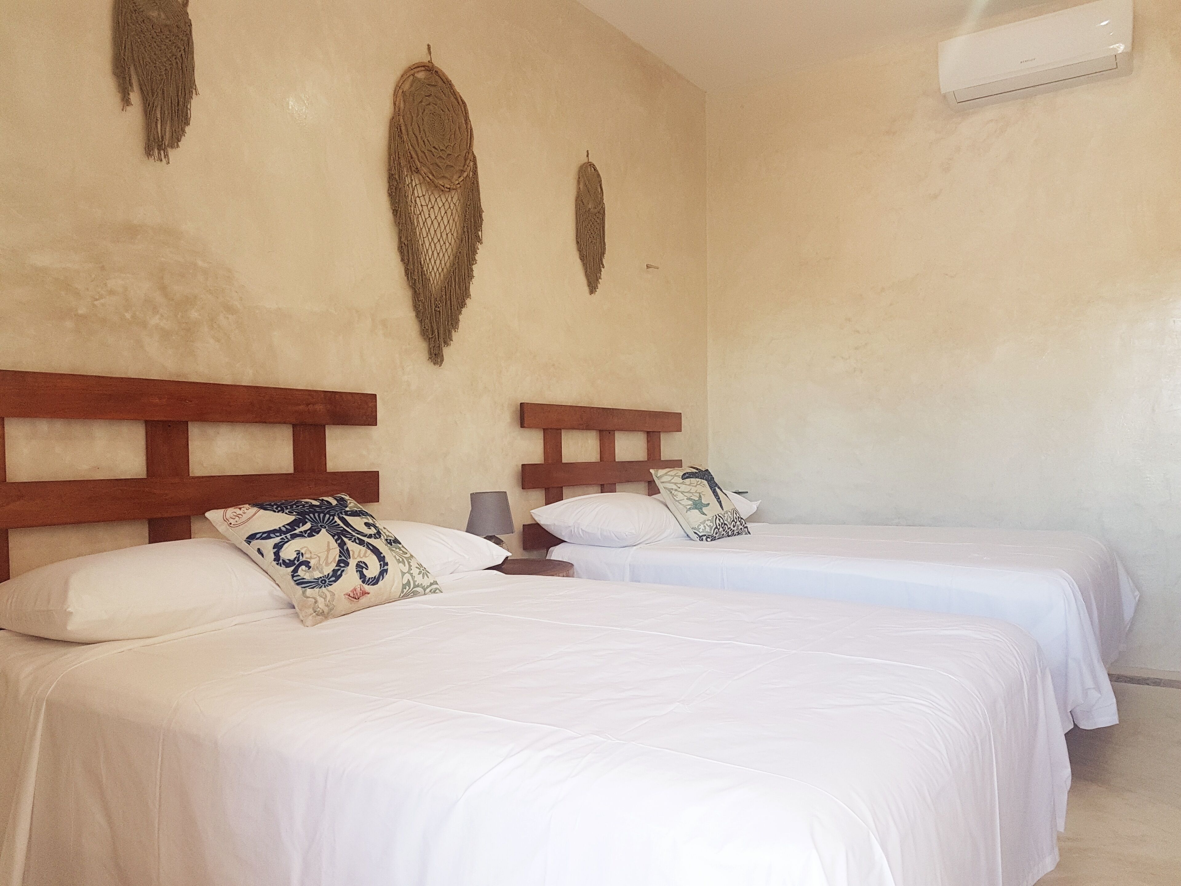 standard double room | minibar, individually decorated, individually furnished