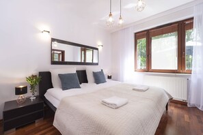 1 slaapkamer, een strijkplank/strijkijzer, wifi, beddengoed