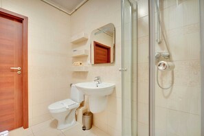Shower, hair dryer, towels, shampoo - Comfortable Apartment in Sopot | 250 m to the Beach, Balcony (Sopot)