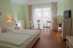 1 bedroom, desk, WiFi, bed sheets - Reverie, Germany (Kühlungsborn)