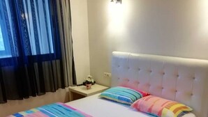 2 bedrooms, desk, laptop workspace, iron/ironing board - Daire ayla (Cesme)
