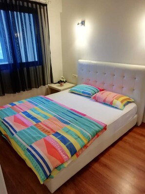 2 bedrooms, desk, laptop workspace, iron/ironing board - Daire ayla (Cesme)