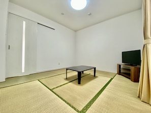 Japanese Style Room | Free WiFi
