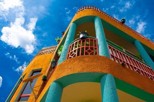 Transit House Airport