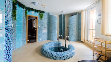 Sauna, hot tub, steam room, Turkish bath/hammam, hydrotherapy