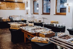 Ilmainen päivittäinen buffetaamiainen