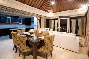 Dining - 3BDR Pool Villa Near Popular Points Seminyak (Seminyak)
