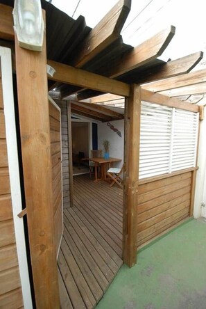 Outdoor dining - Bougainvillier, pool, direct access to the beach (Grand Fond)
