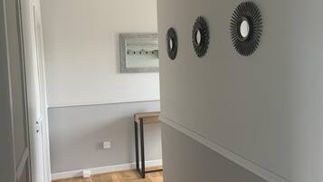 Classic Bungalow, Shared Bathroom | Lobby