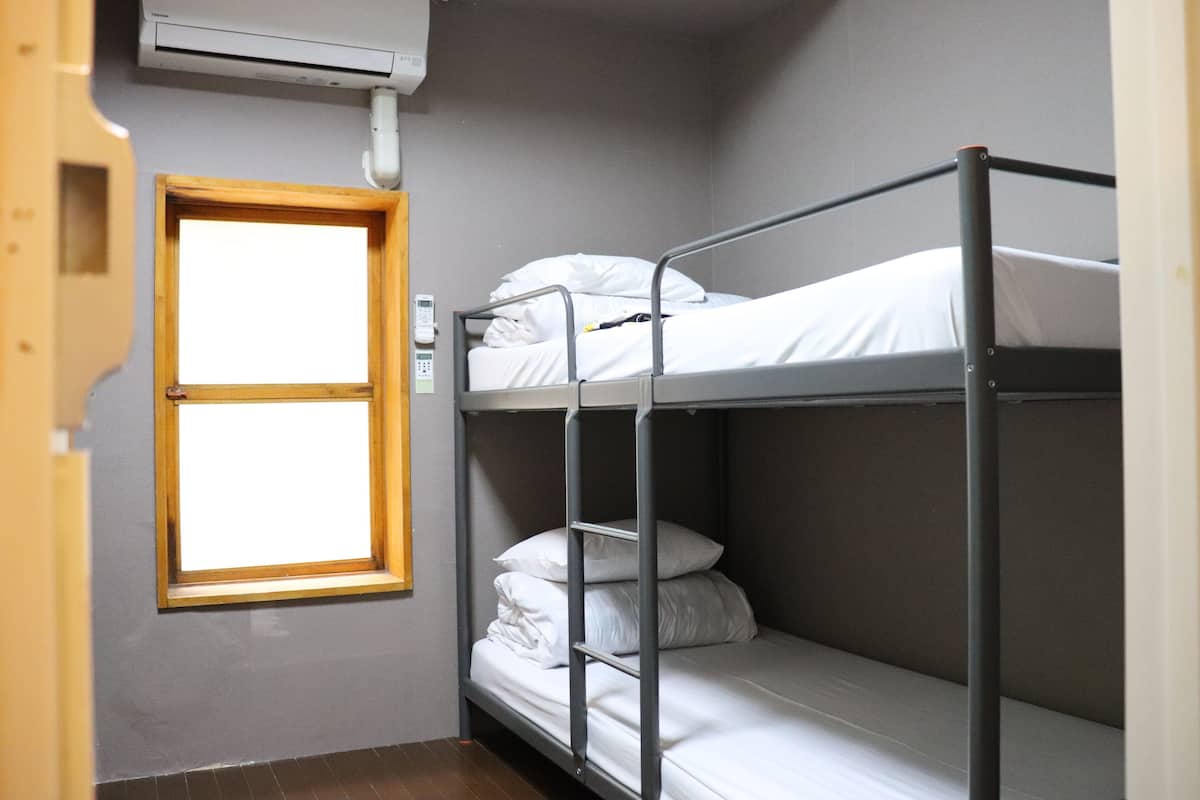 Chambre avec lits jumeaux | Wi-Fi gratuit, draps fournis