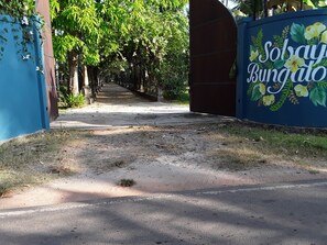 Front of property - Sobaya Bungalow (Negombo)