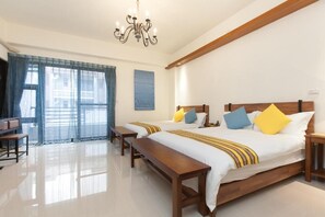 Chambre Quadruple Familiale, balcon | Literie de qualité supérieure, décoration personnalisée