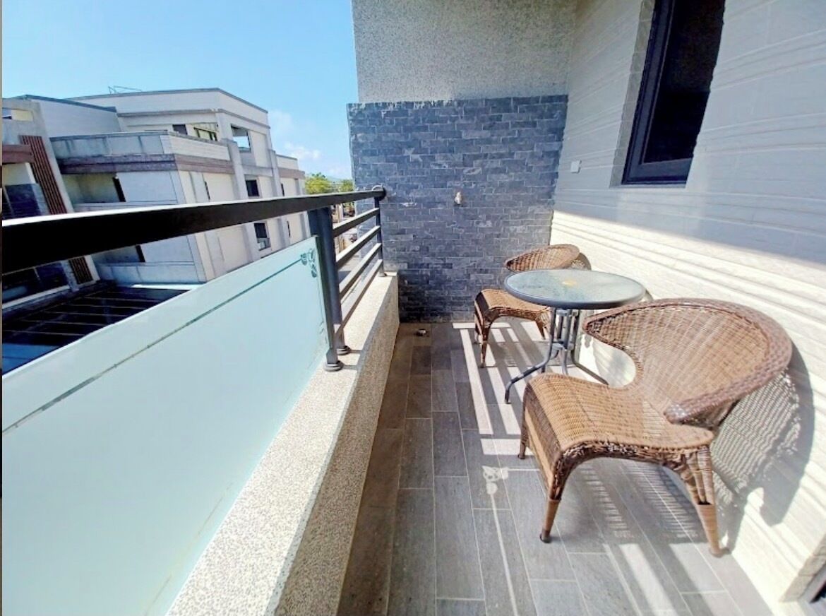 Tremannsrom – deluxe, 1 soverom, balkong, byutsikt | Terrasse/patio