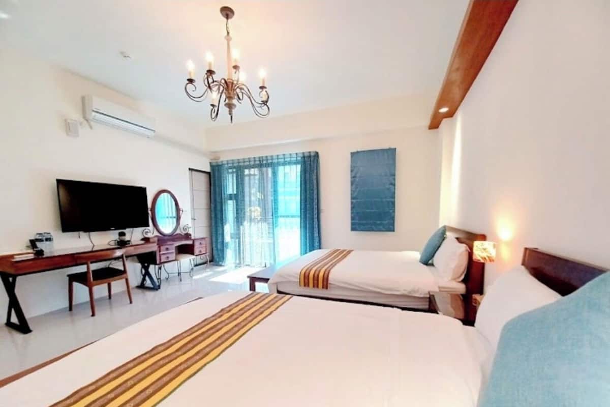 Family Quadruple Room, Balcony | Premium bedding, individually decorated, individually furnished, desk