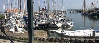 Enjoy a luxury holiday home, close to the IJsselmeer and beach
