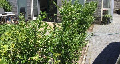 Enjoy a luxury holiday home, close to the IJsselmeer and beach