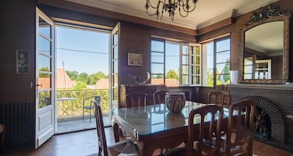 Quaint Holiday Home with Garden