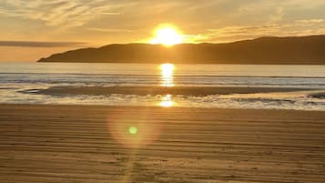Plage à proximité, chaises longues