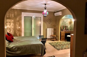 5 dormitoris, planxa i posts de planxar, wifi i roba de llit 