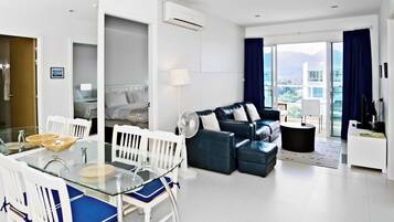 Smart TV, biblioteca musicale, videoteca