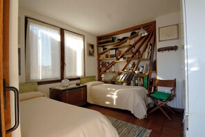Individually decorated, desk, soundproofing, cots/infant beds