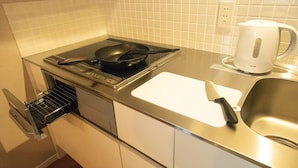 Apartment | Private kitchenette - Shijokarasumakyokakure Aonoya (Kyoto)