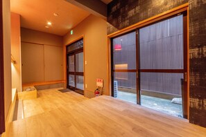 Interior entrance - Shijokarasumakyokakure Tyanoya (Kyoto)